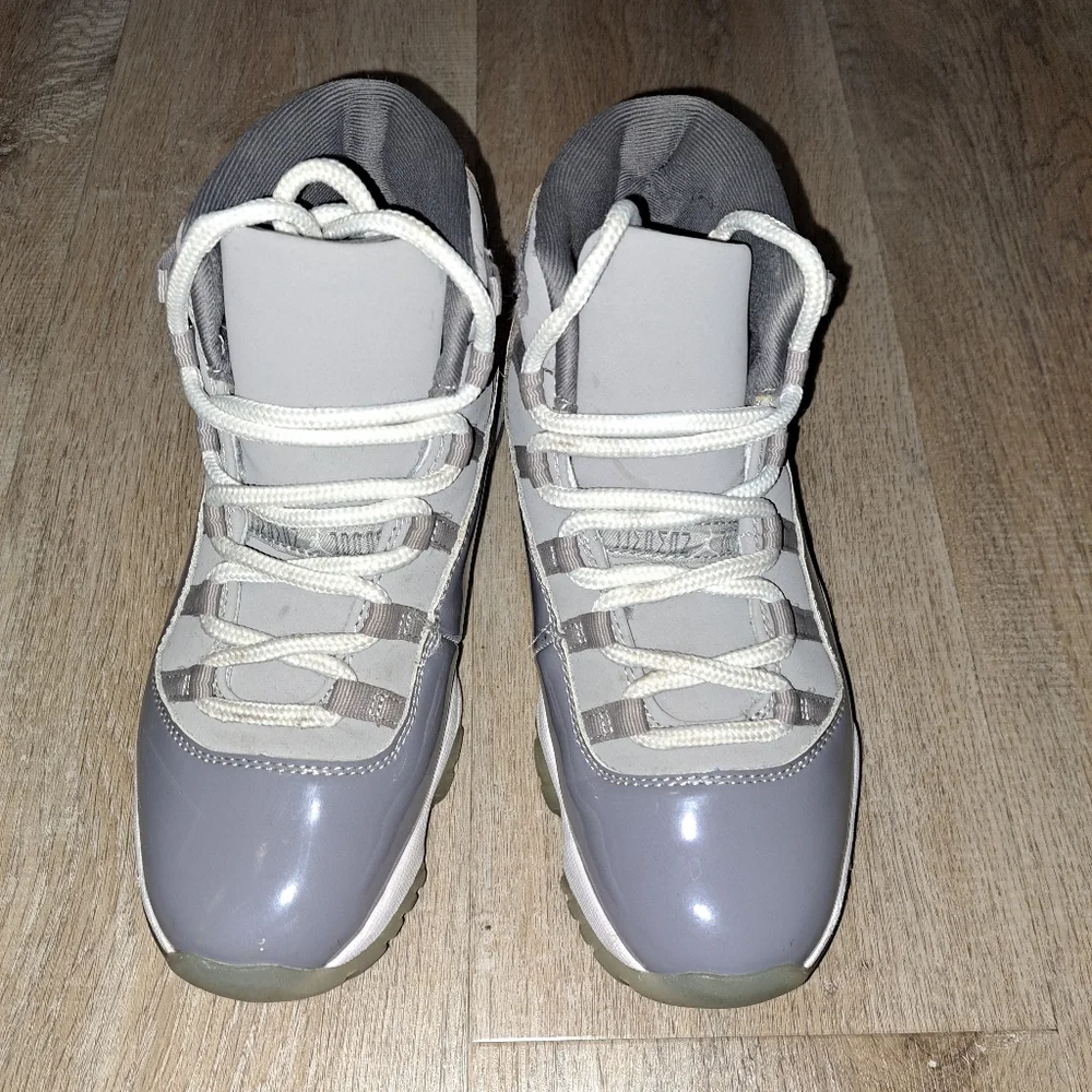 Nike Jordan II Retro Sneakers Gray White Size 6.5Y